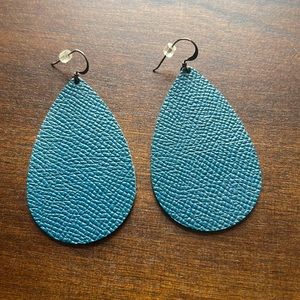 Nickel and suede earring